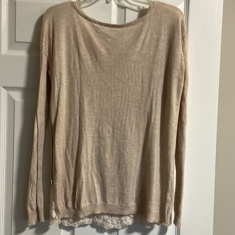 RD Style large oatmeal color top. Very soft and so cute! - Picture 4 of 4